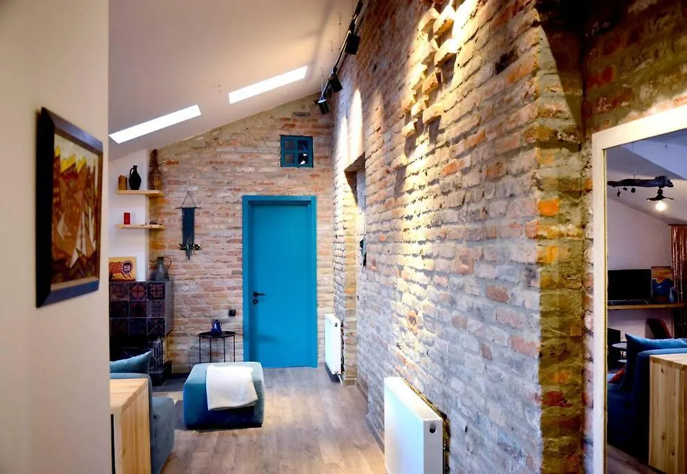 Magic Attic In Historical House Apartman Tbiliszi